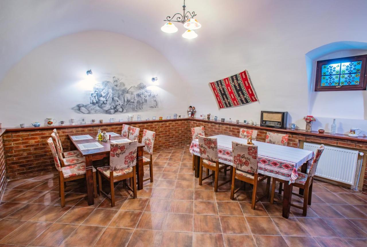 Conacul Domnesc Hotel Scheia Luaran gambar