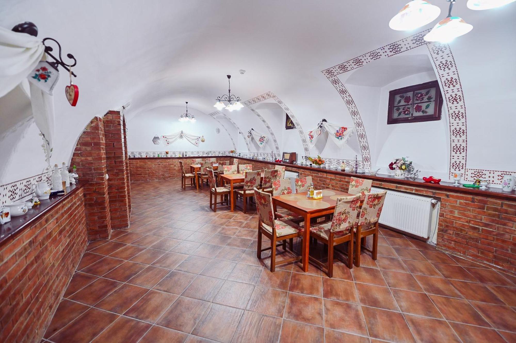 Conacul Domnesc Hotel Scheia Luaran gambar