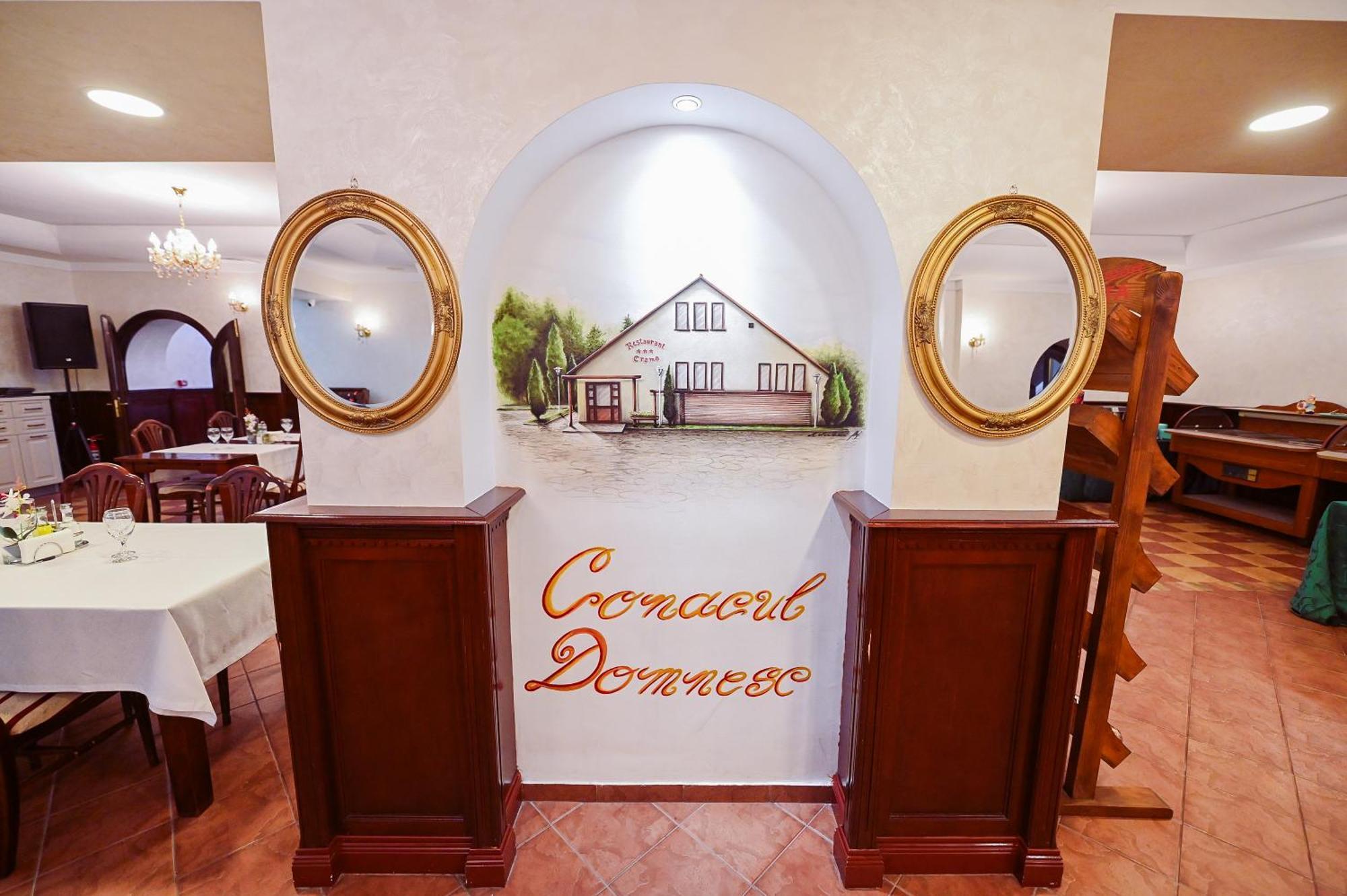 Conacul Domnesc Hotel Scheia Luaran gambar