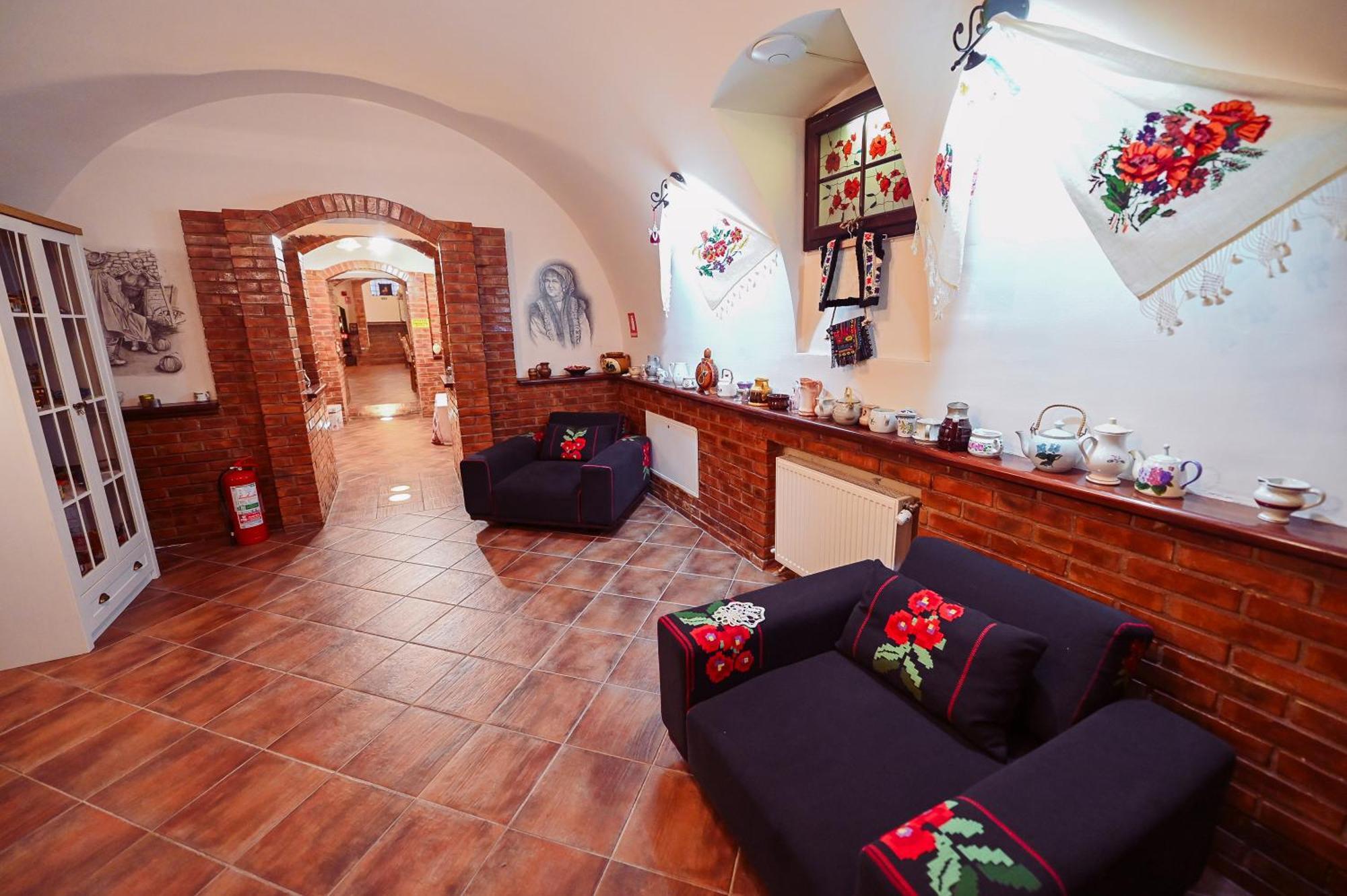 Conacul Domnesc Hotel Scheia Luaran gambar