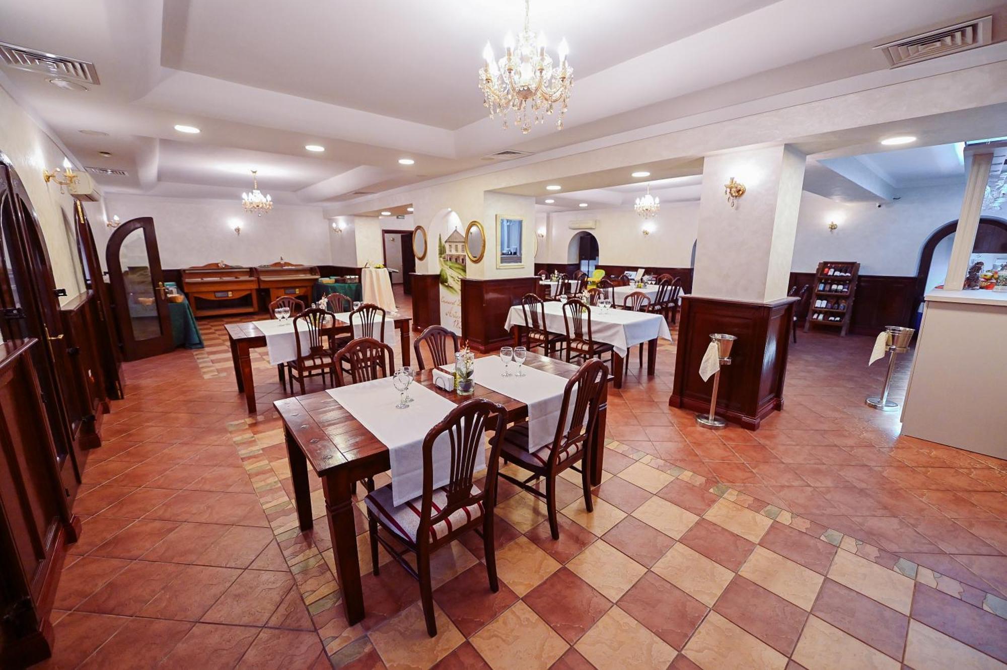 Conacul Domnesc Hotel Scheia Luaran gambar