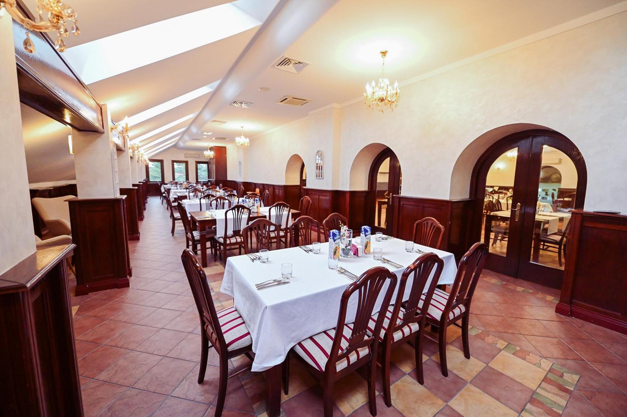 Conacul Domnesc Hotel Scheia Luaran gambar