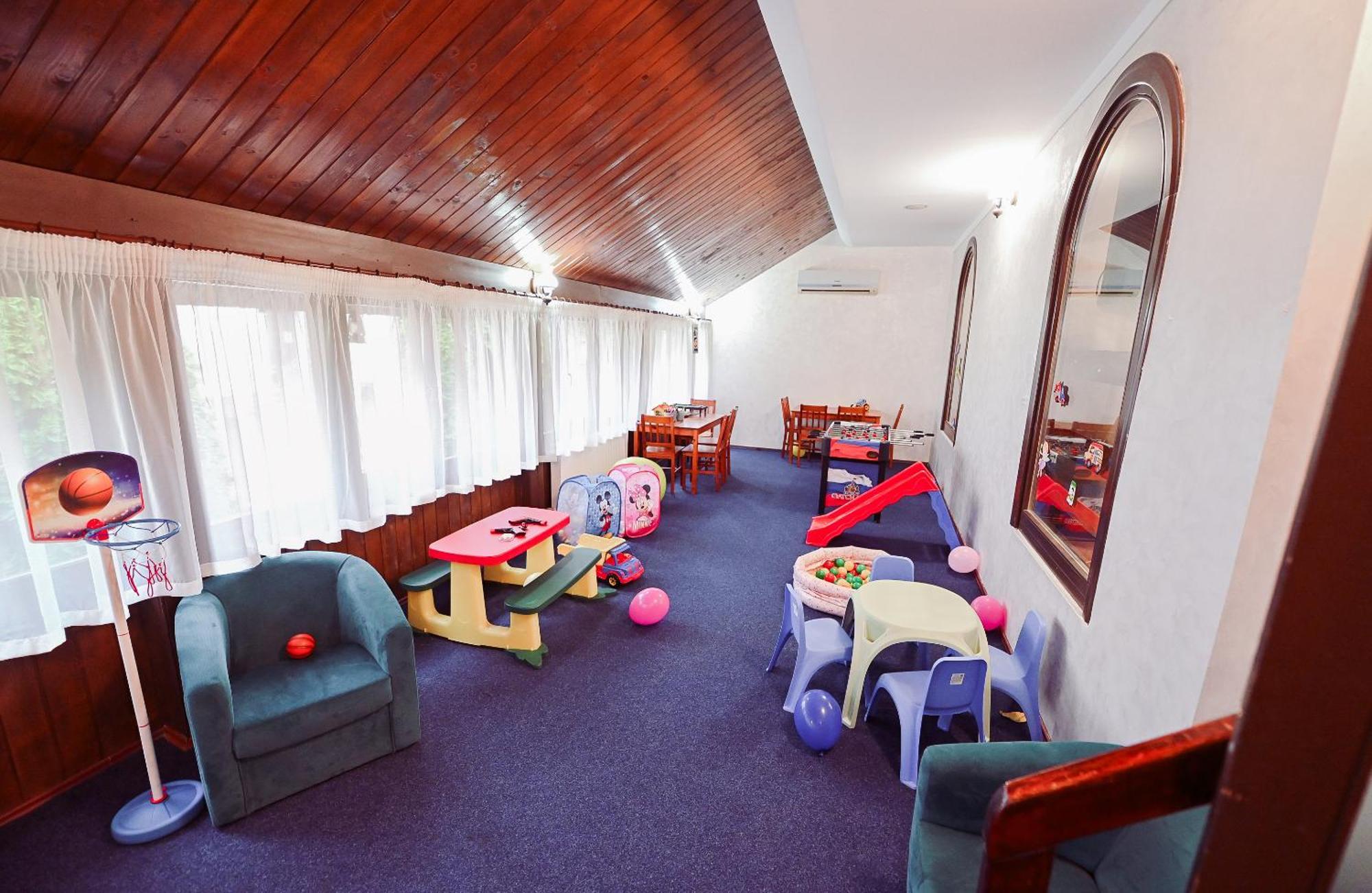 Conacul Domnesc Hotel Scheia Luaran gambar