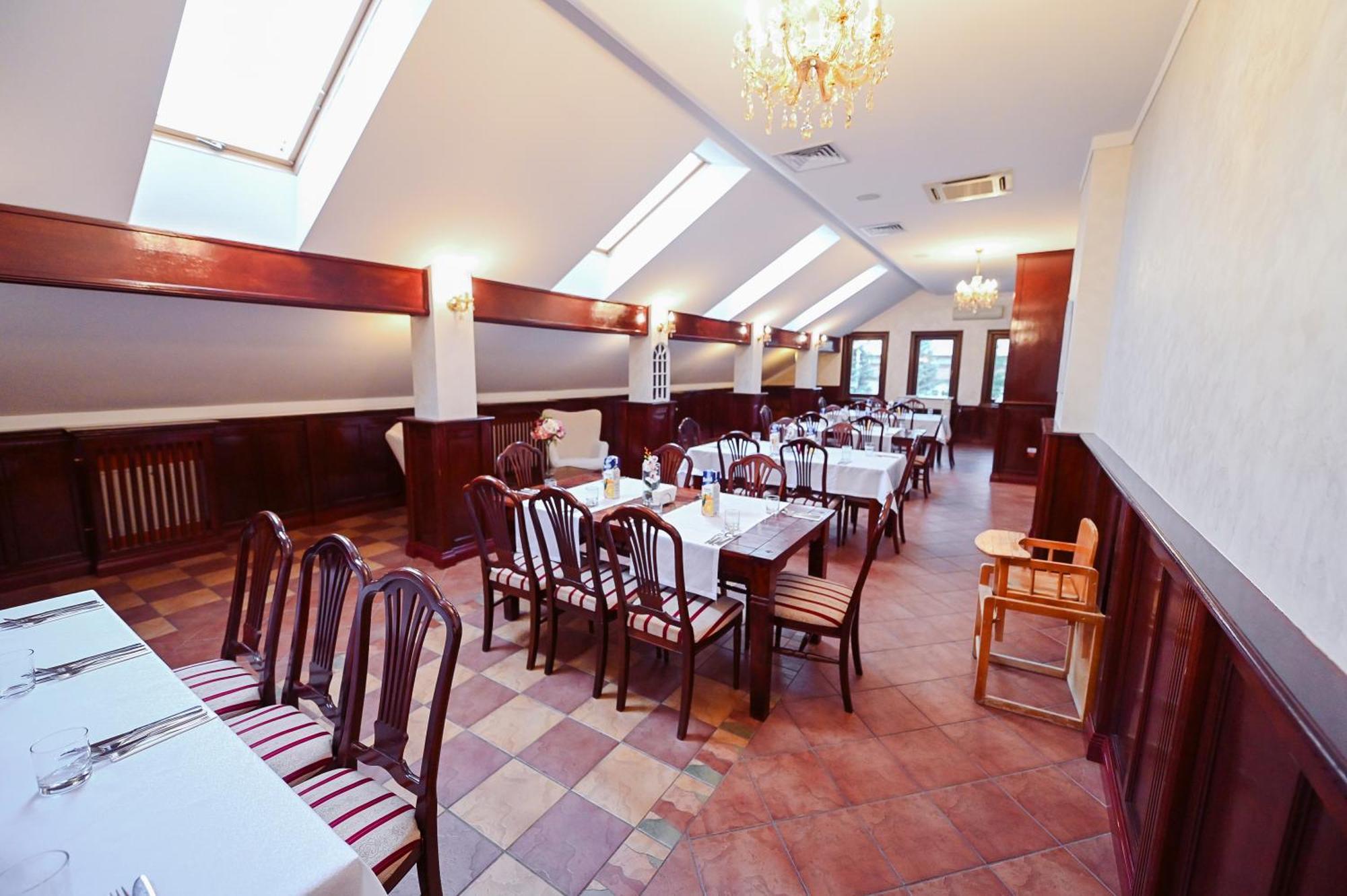 Conacul Domnesc Hotel Scheia Luaran gambar