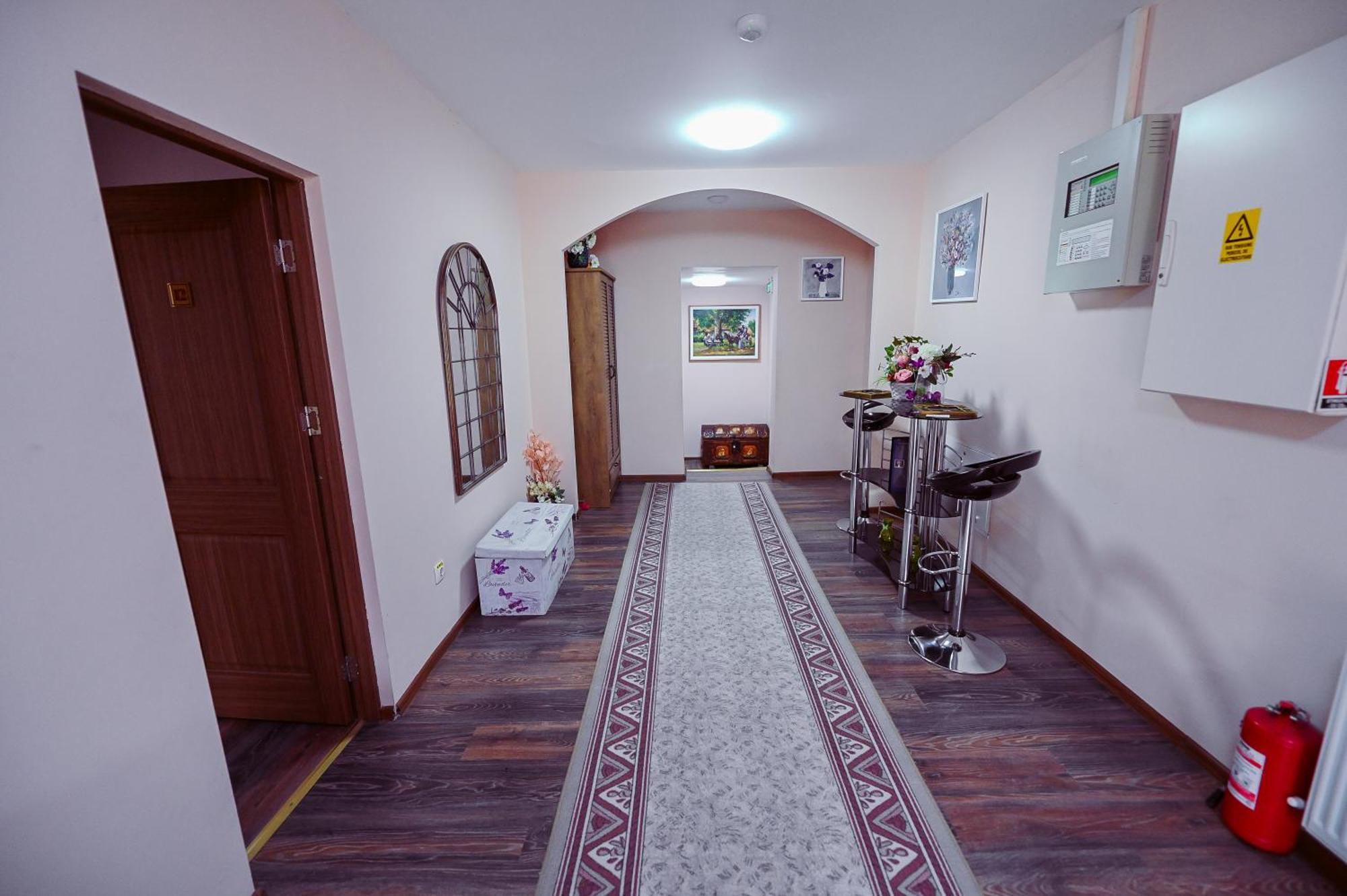 Conacul Domnesc Hotel Scheia Luaran gambar