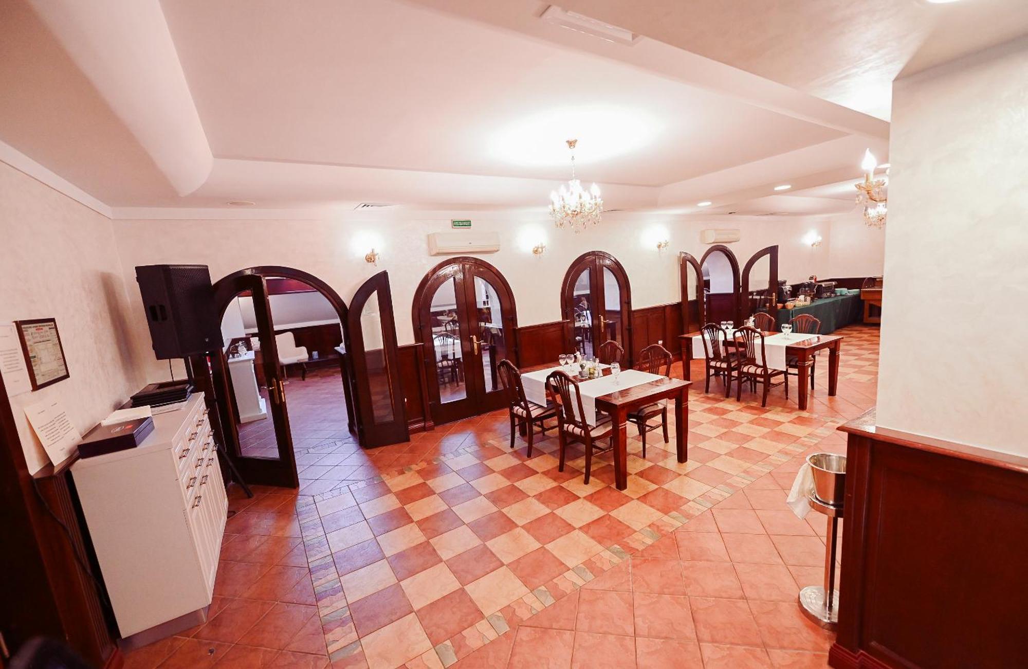 Conacul Domnesc Hotel Scheia Luaran gambar