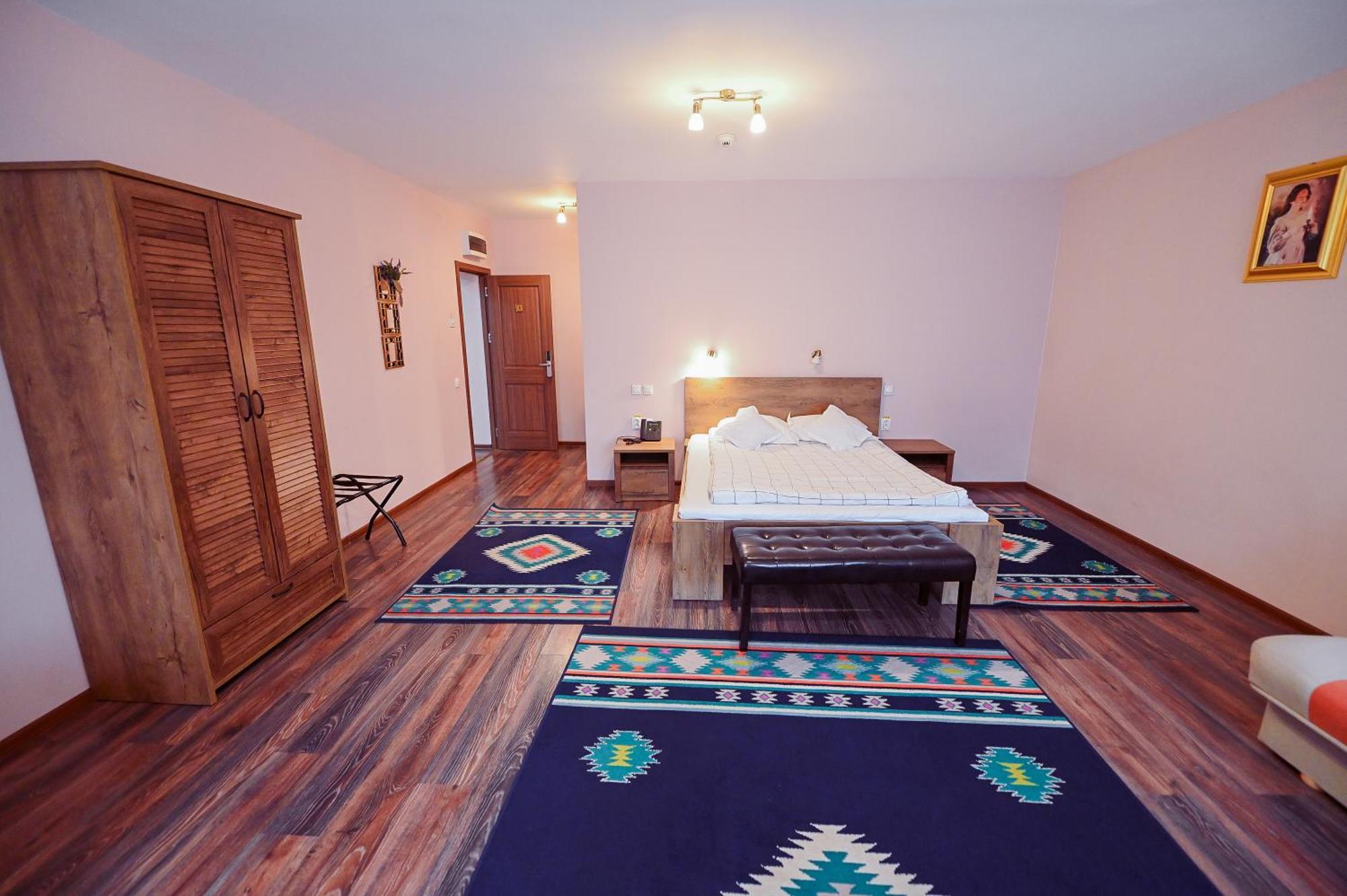Conacul Domnesc Hotel Scheia Luaran gambar