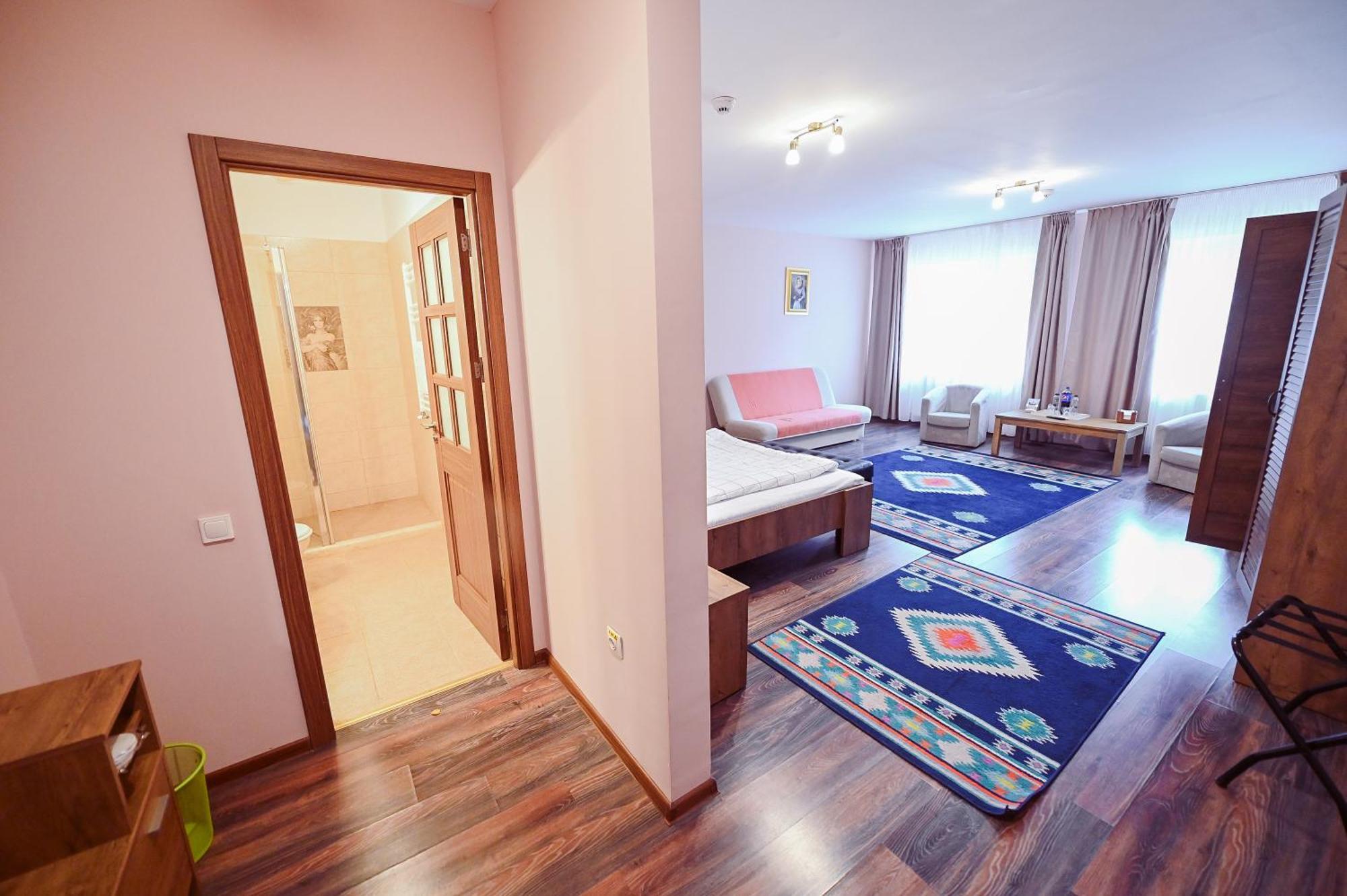 Conacul Domnesc Hotel Scheia Luaran gambar